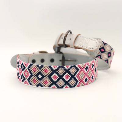 AMOR SPECIAL EDITION COLLAR: POINSETTIA